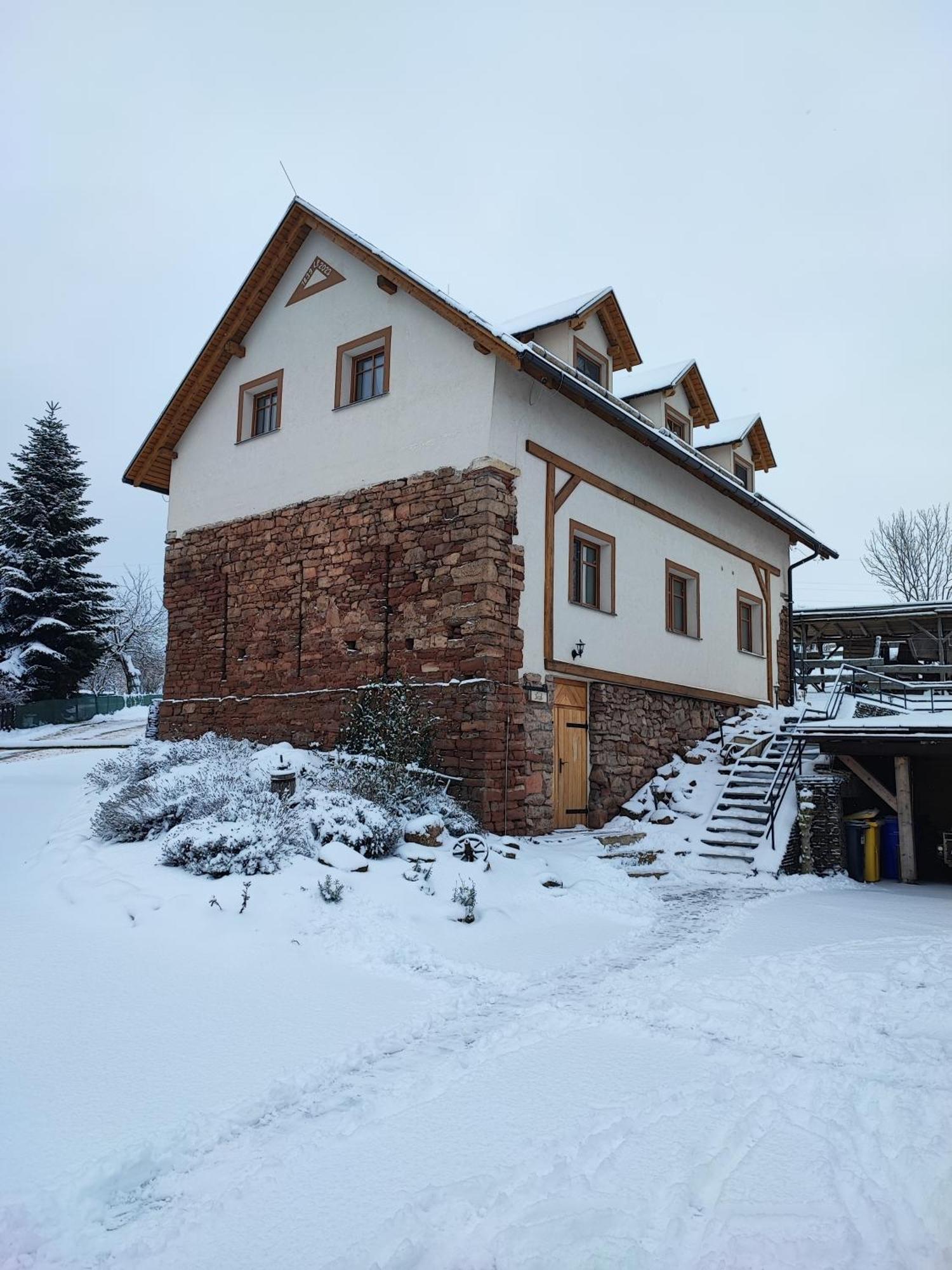 Apartman Na Statku Červený Kostelec Εξωτερικό φωτογραφία