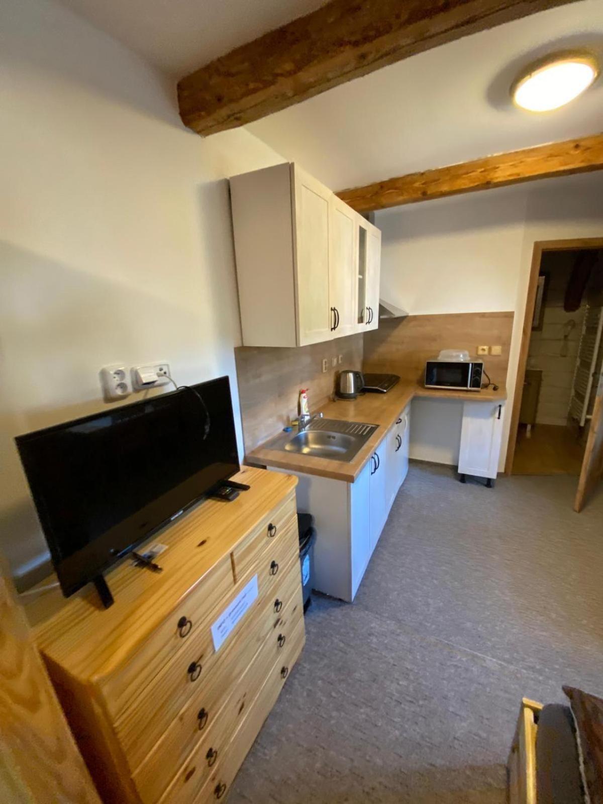 Apartman Na Statku Červený Kostelec Εξωτερικό φωτογραφία